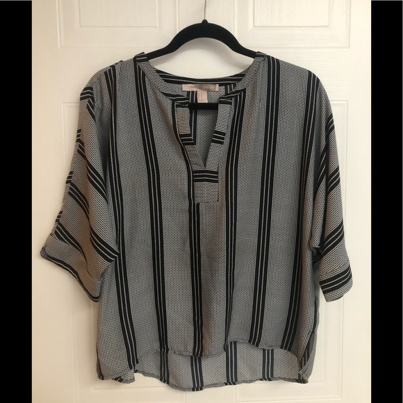 ⭐️3/for 30$⭐️ Forever 21 black and white top - Picture 1 of 3